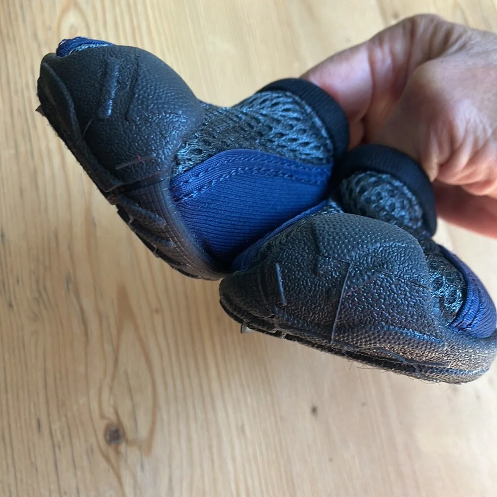 Lifeguard 5/6 Little Kids Water Shoes Blue Black Like New